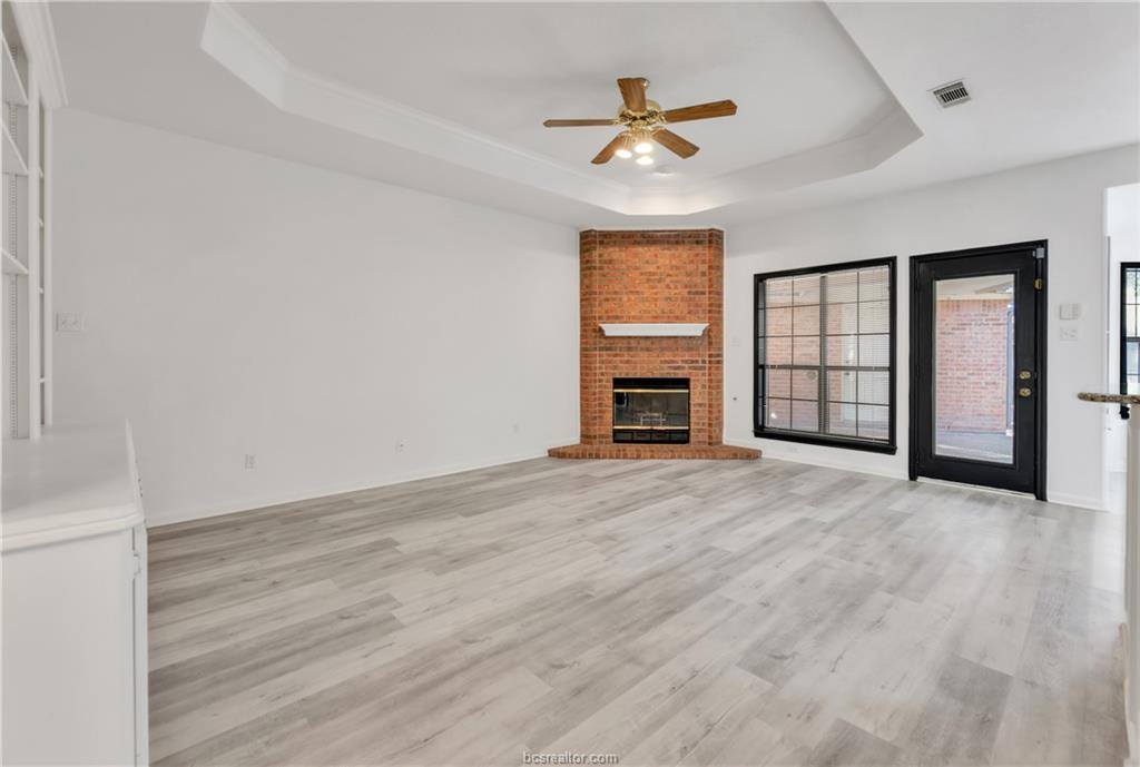 204 Hearthstone Circle, College Station, TX 77840