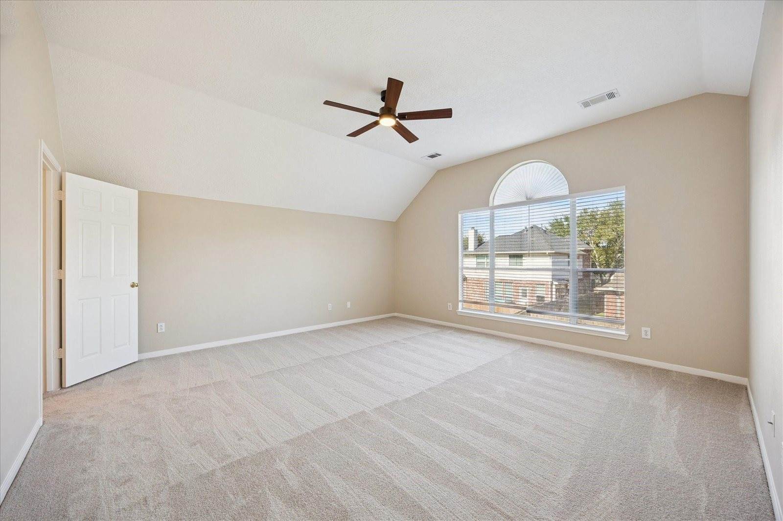 6501 East Bending Oaks Lane, Pearland, TX 77584