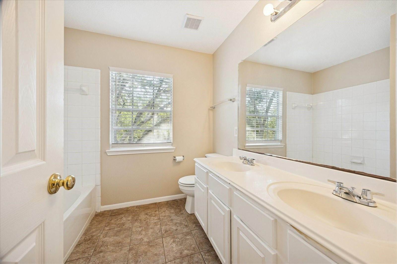 6501 East Bending Oaks Lane, Pearland, TX 77584