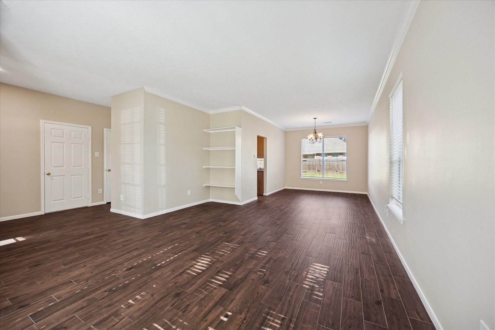 6501 East Bending Oaks Lane, Pearland, TX 77584