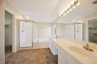 6501 East Bending Oaks Lane, Pearland, TX 77584