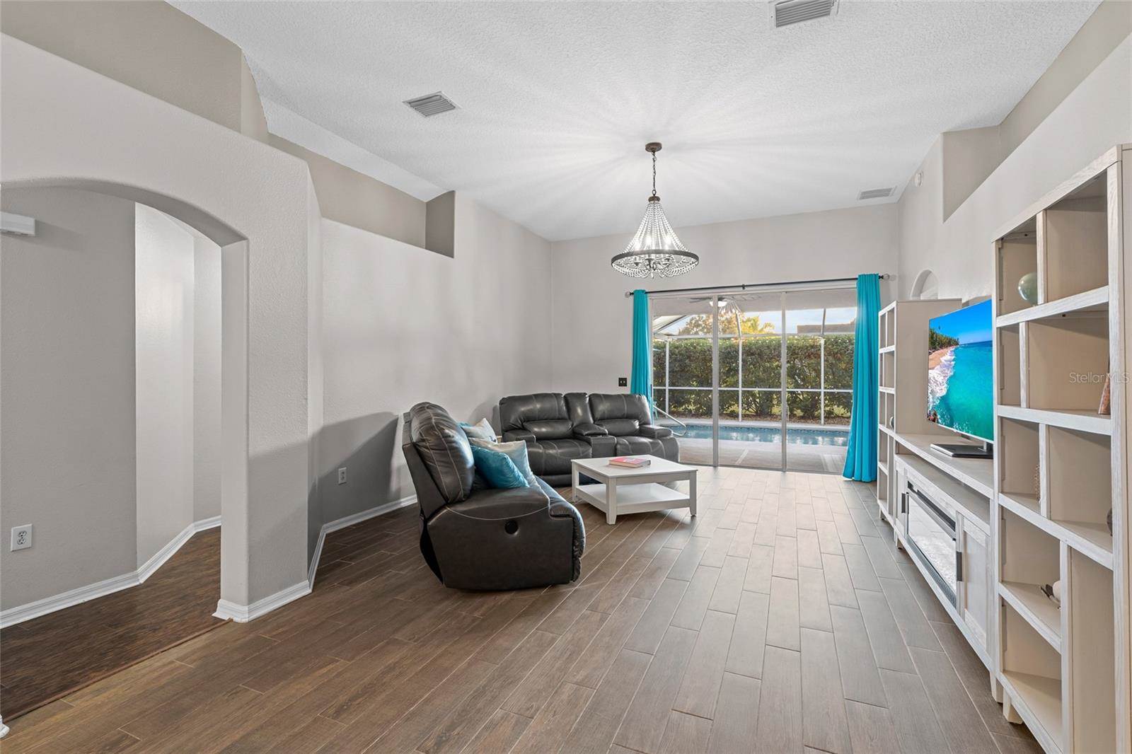 6006 Chellas Court, Lutz, FL 33558