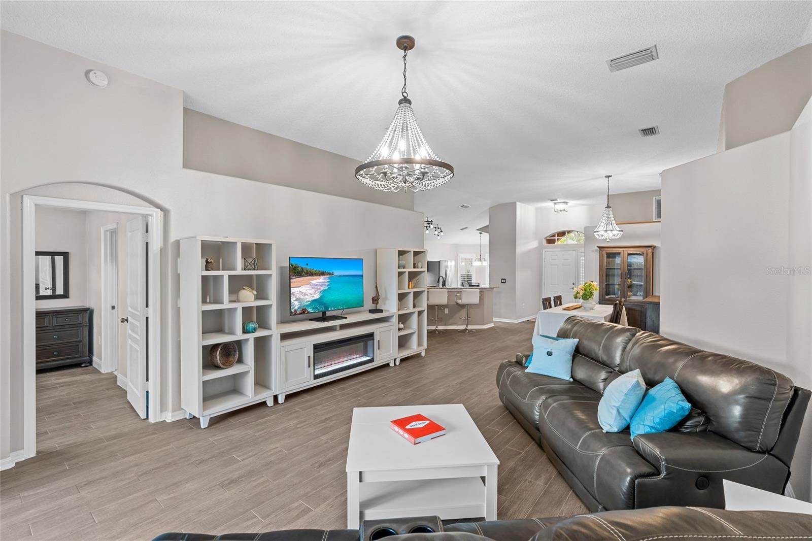 6006 Chellas Court, Lutz, FL 33558