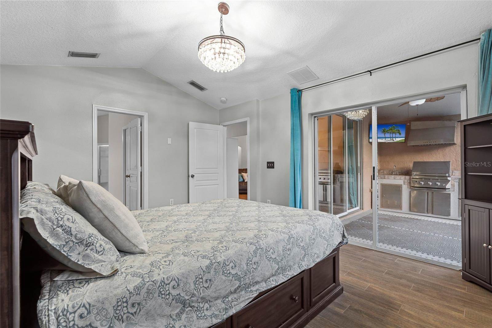 6006 Chellas Court, Lutz, FL 33558