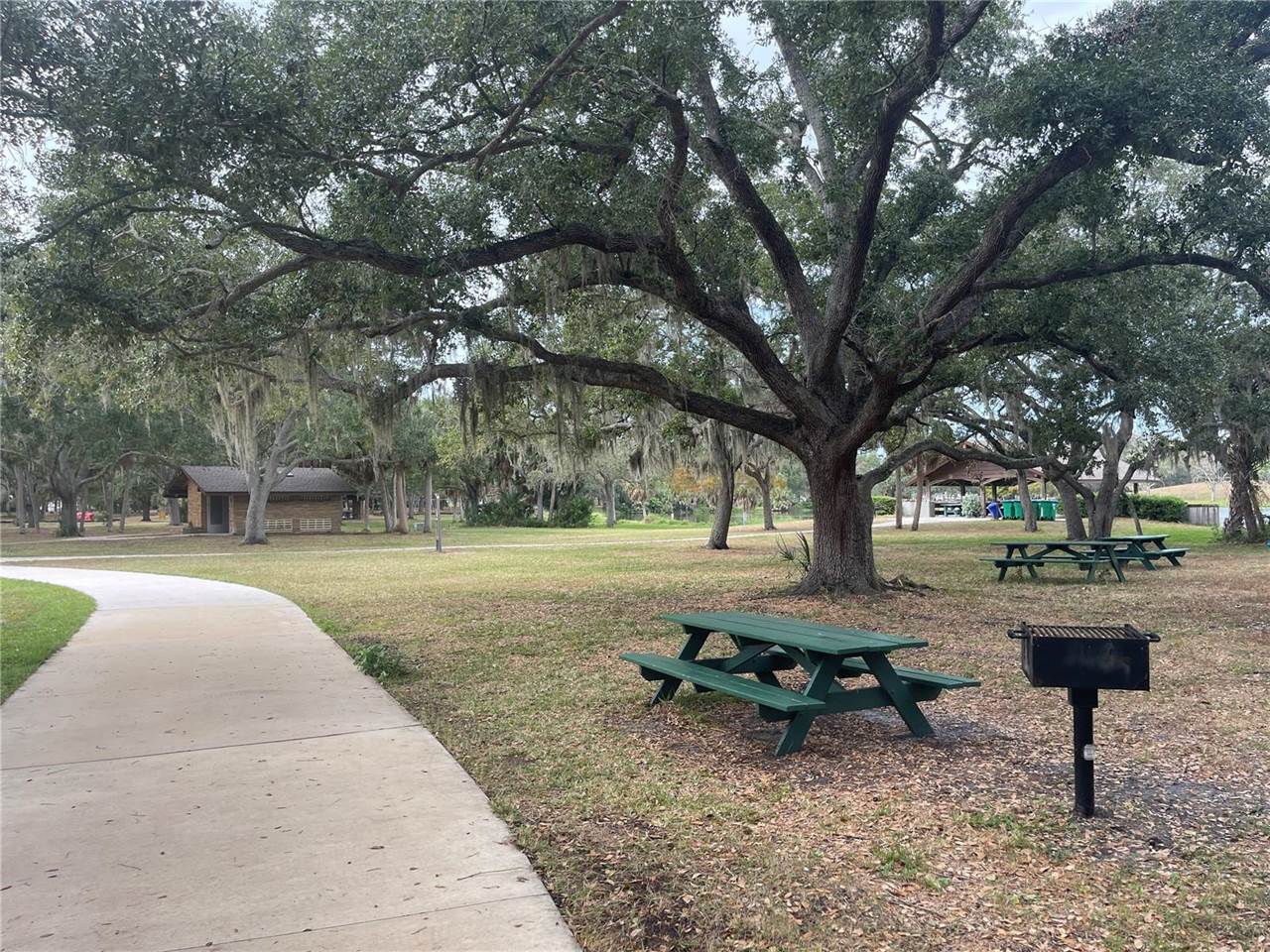 124 Dogwood Circle, Seminole, FL 33777