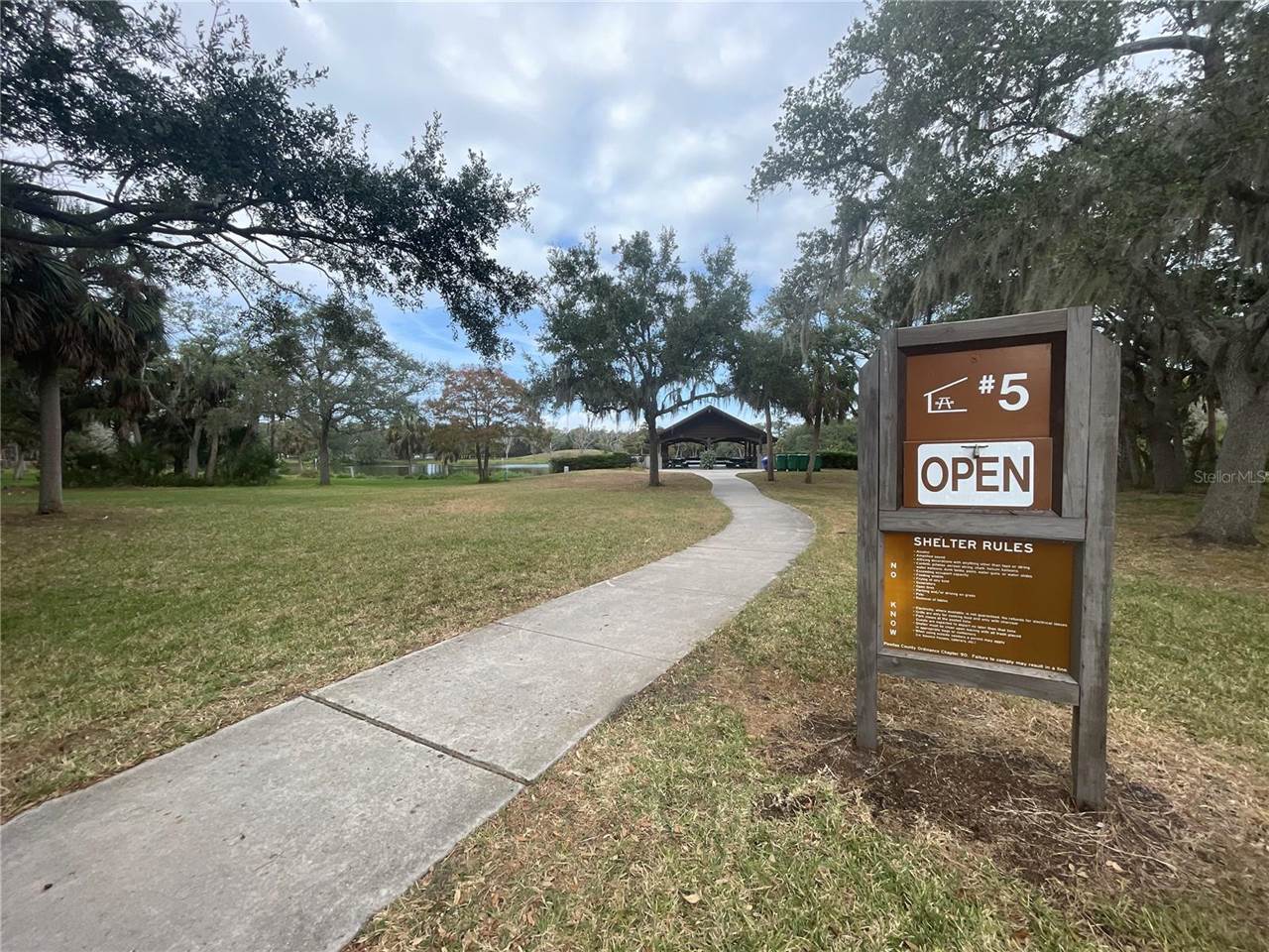 124 Dogwood Circle, Seminole, FL 33777