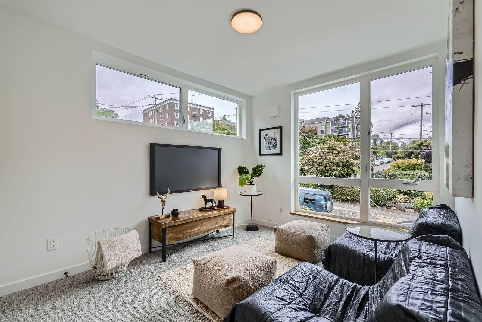 511 Howe St, Seattle, WA 98109