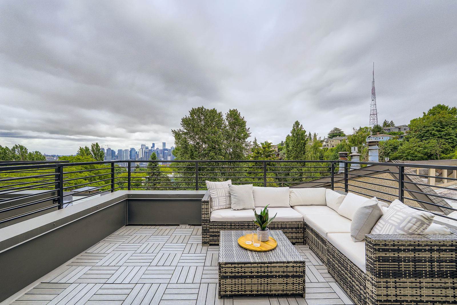 511 Howe St, Seattle, WA 98109