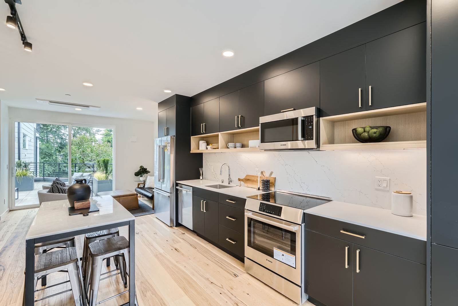 511 Howe St, Seattle, WA 98109