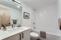 511 Howe St, Seattle, WA 98109