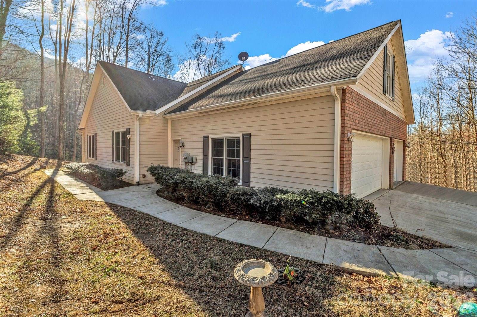 45 Baton Lane, Asheville, NC 28803
