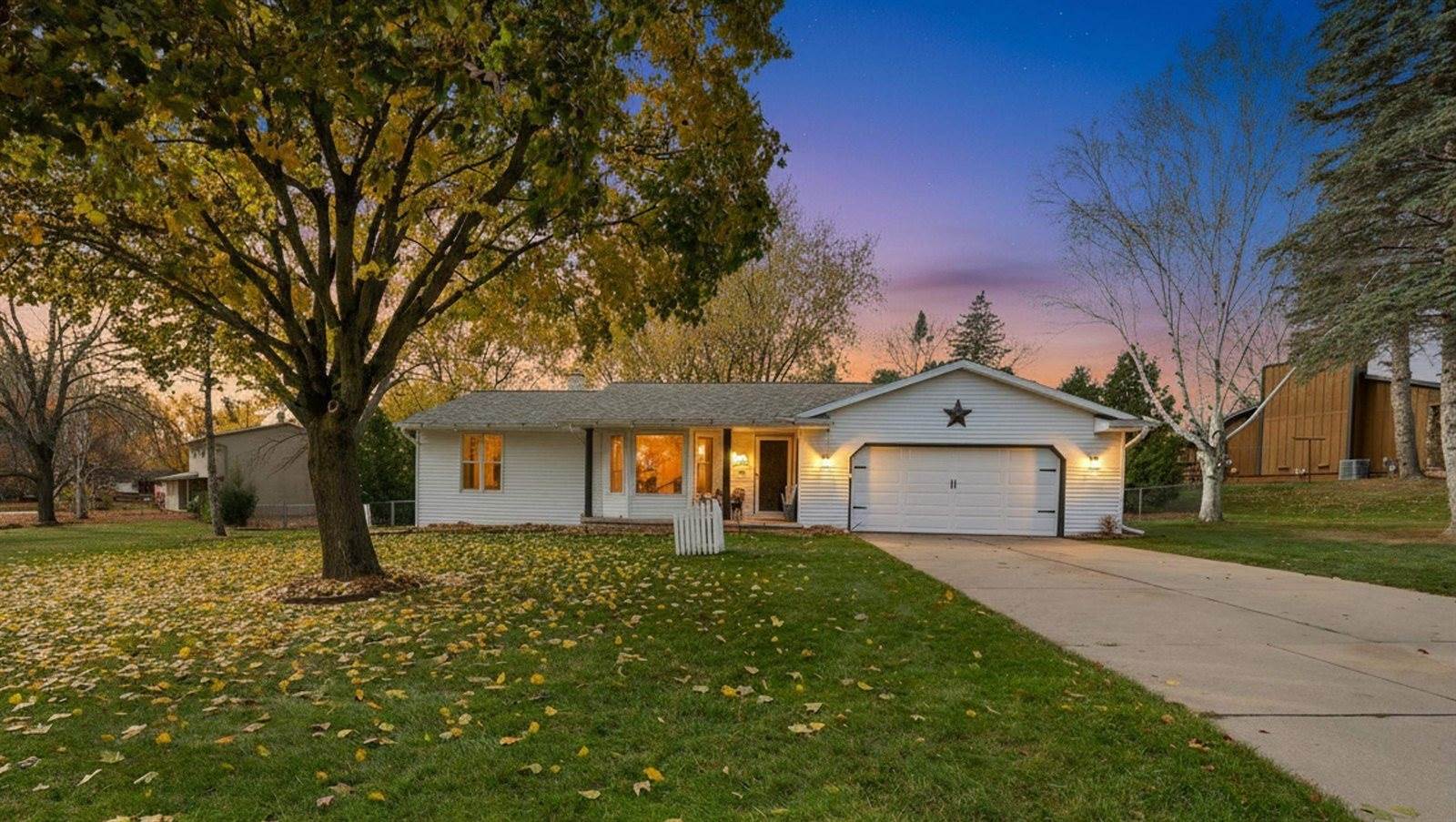 2925 Devroy Lane, Green Bay, WI 54313