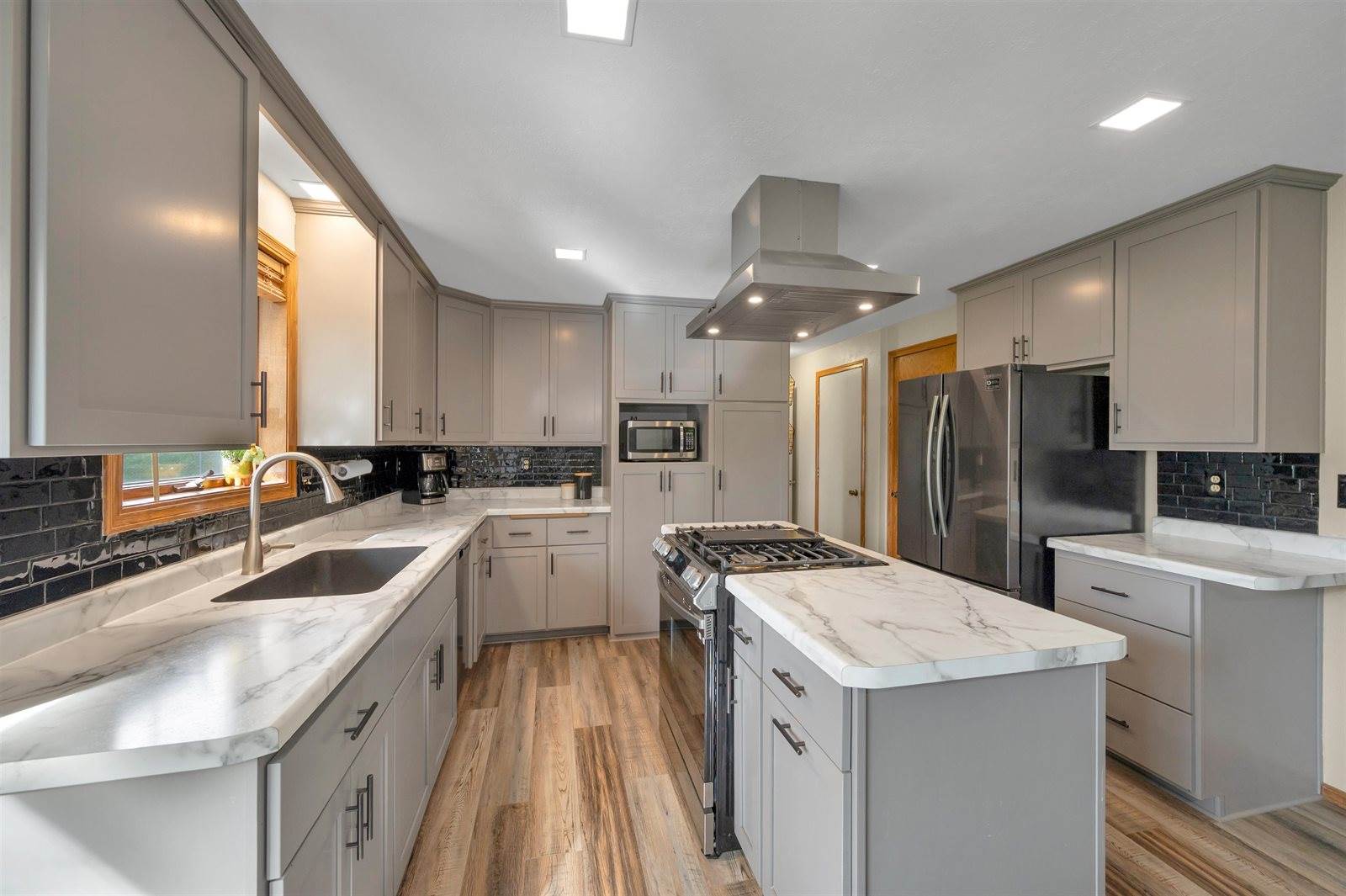 2925 Devroy Lane, Green Bay, WI 54313