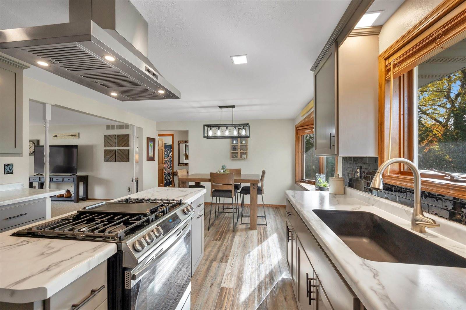 2925 Devroy Lane, Green Bay, WI 54313