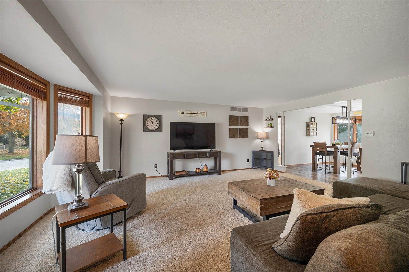 2925 Devroy Lane, Green Bay, WI 54313