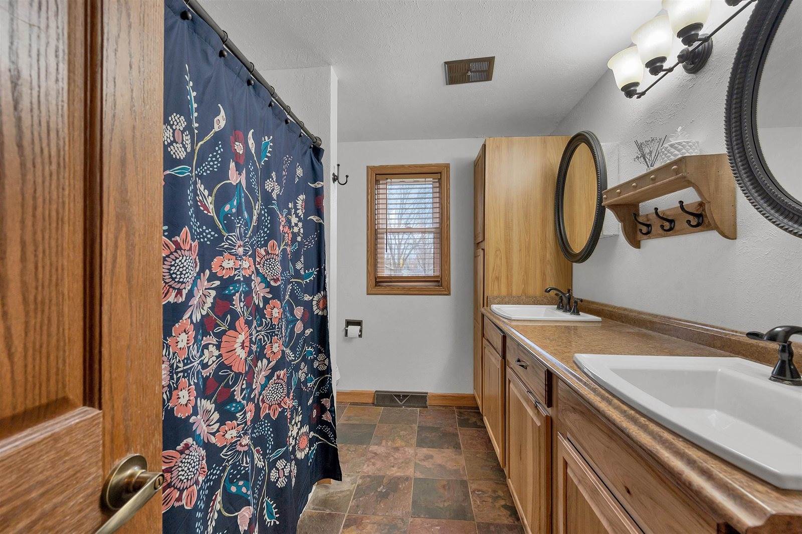 2925 Devroy Lane, Green Bay, WI 54313