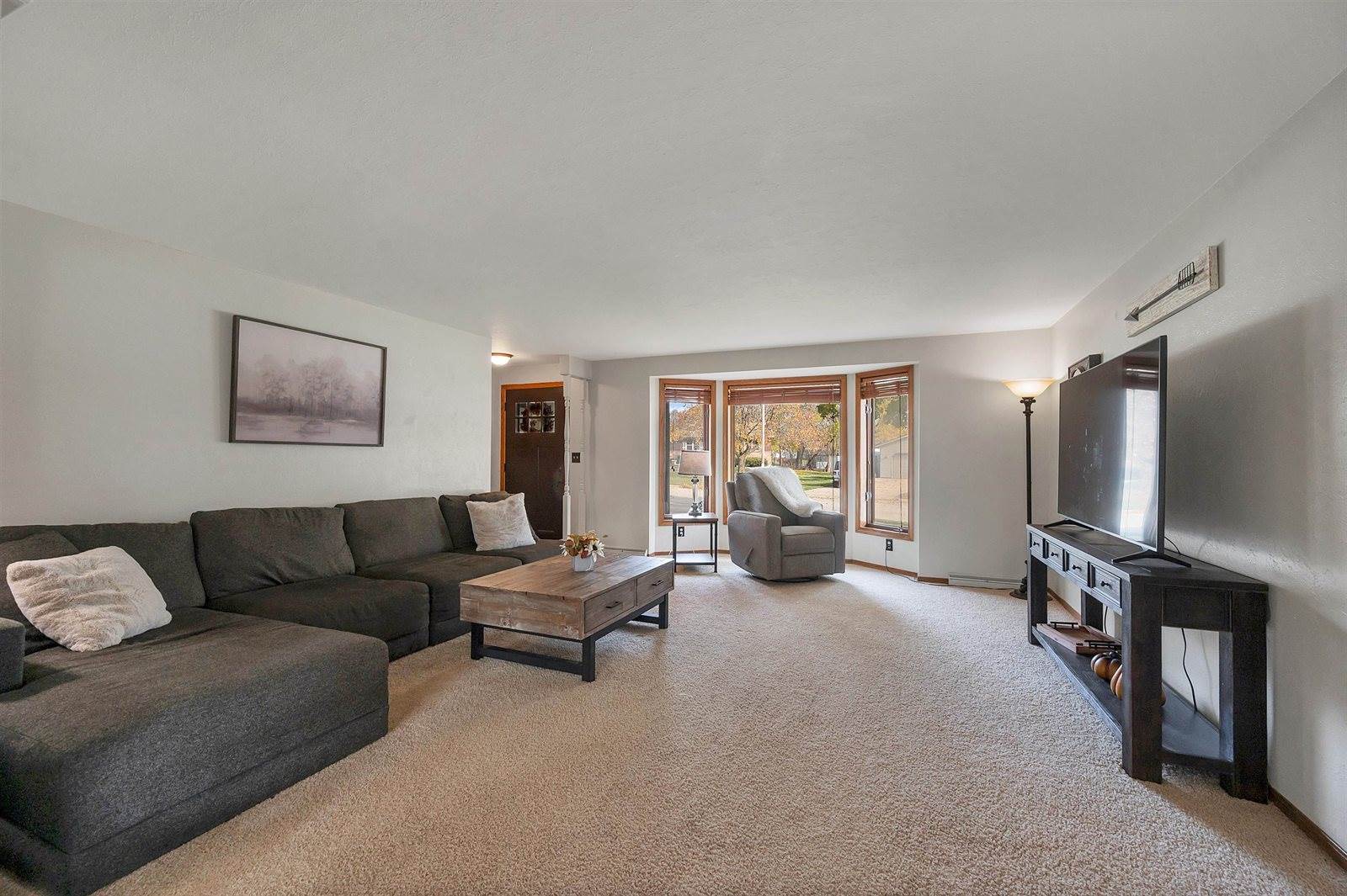 2925 Devroy Lane, Green Bay, WI 54313