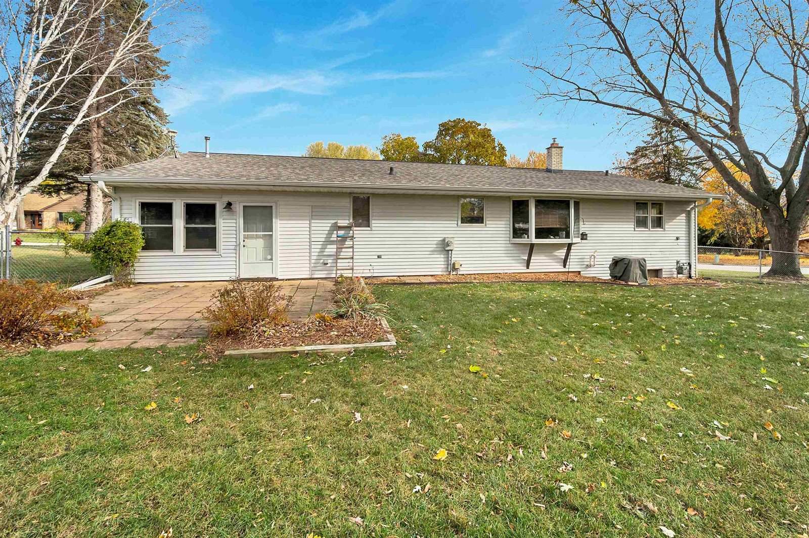 2925 Devroy Lane, Green Bay, WI 54313