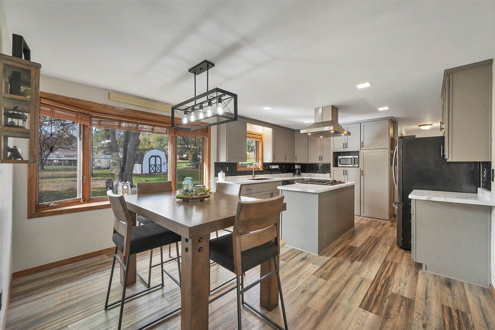 2925 Devroy Lane, Green Bay, WI 54313