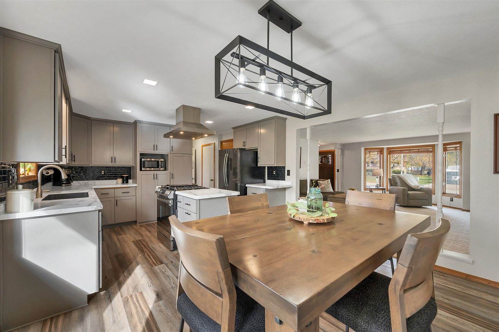 2925 Devroy Lane, Green Bay, WI 54313