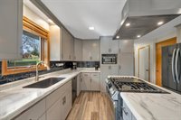 2925 Devroy Lane, Green Bay, WI 54313