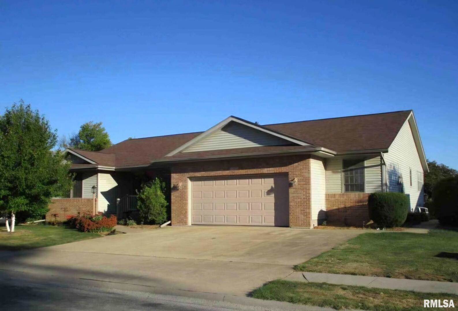 1303 12th Ave, Orion, IL 61273