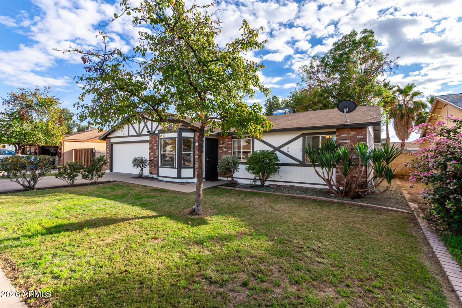 301 East Desert Lane, Gilbert, AZ 85234