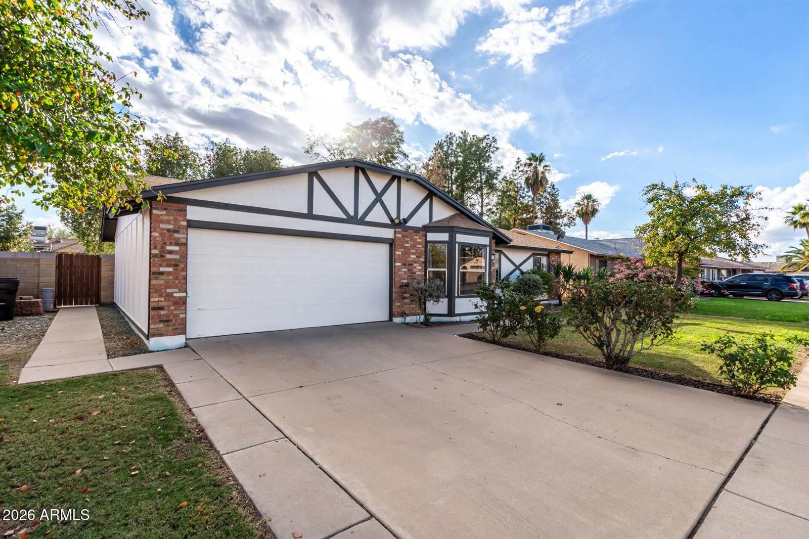 301 East Desert Lane, Gilbert, AZ 85234