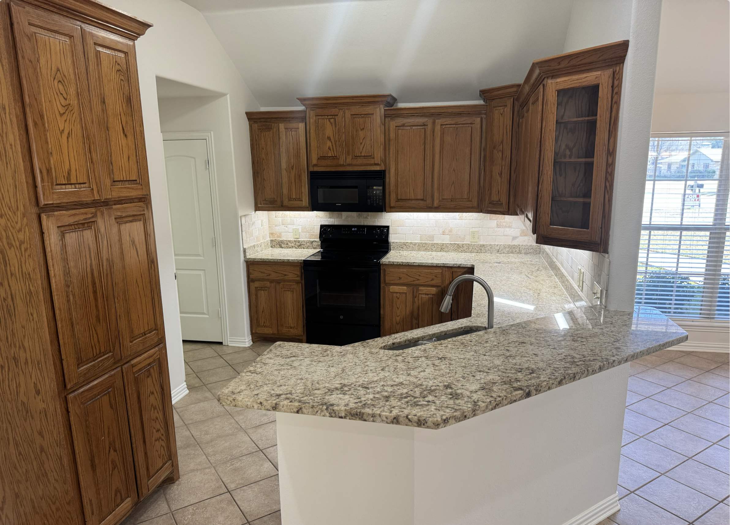 303 Kenneth St, Chandler, TX 75758