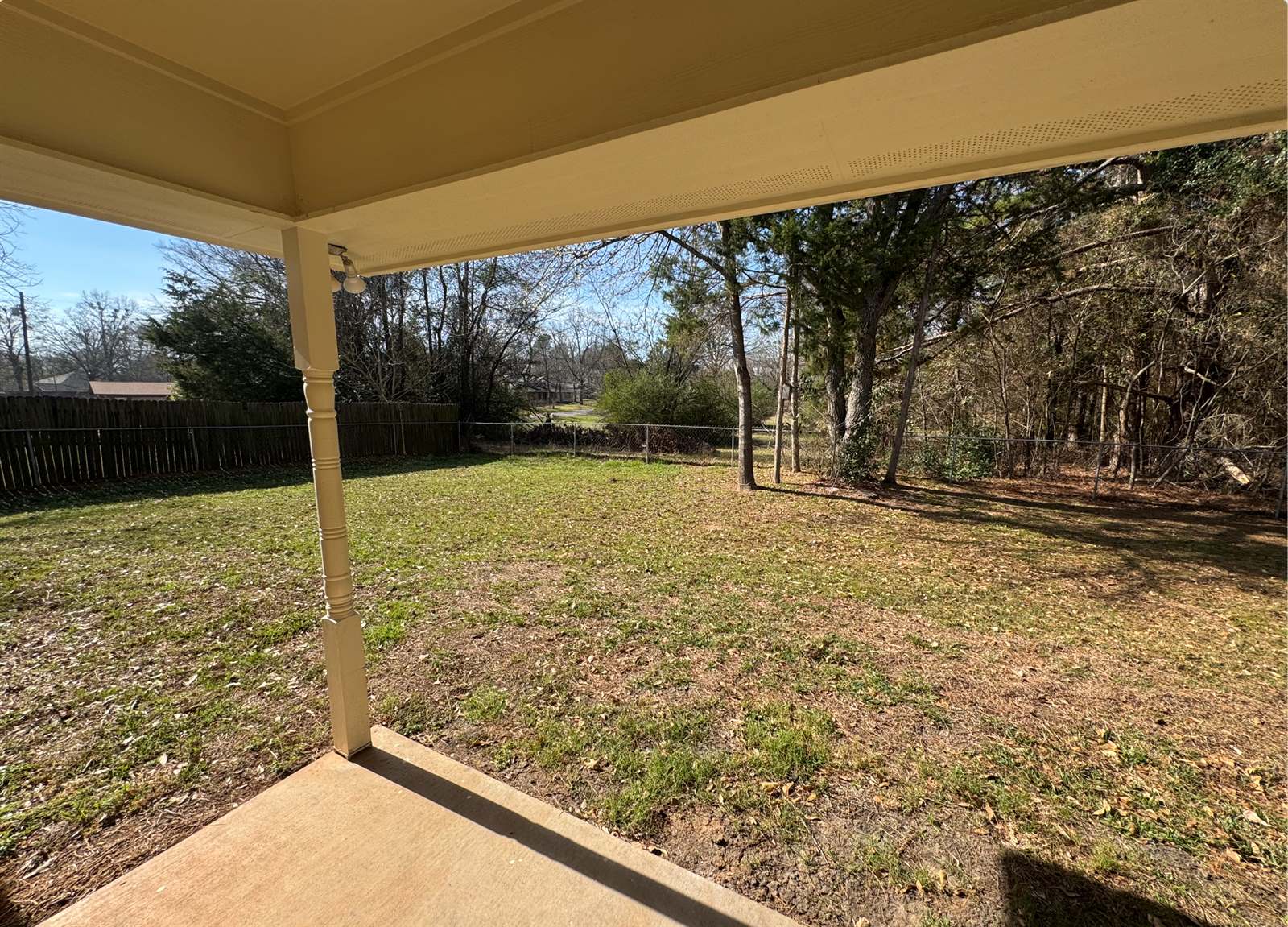 303 Kenneth St, Chandler, TX 75758