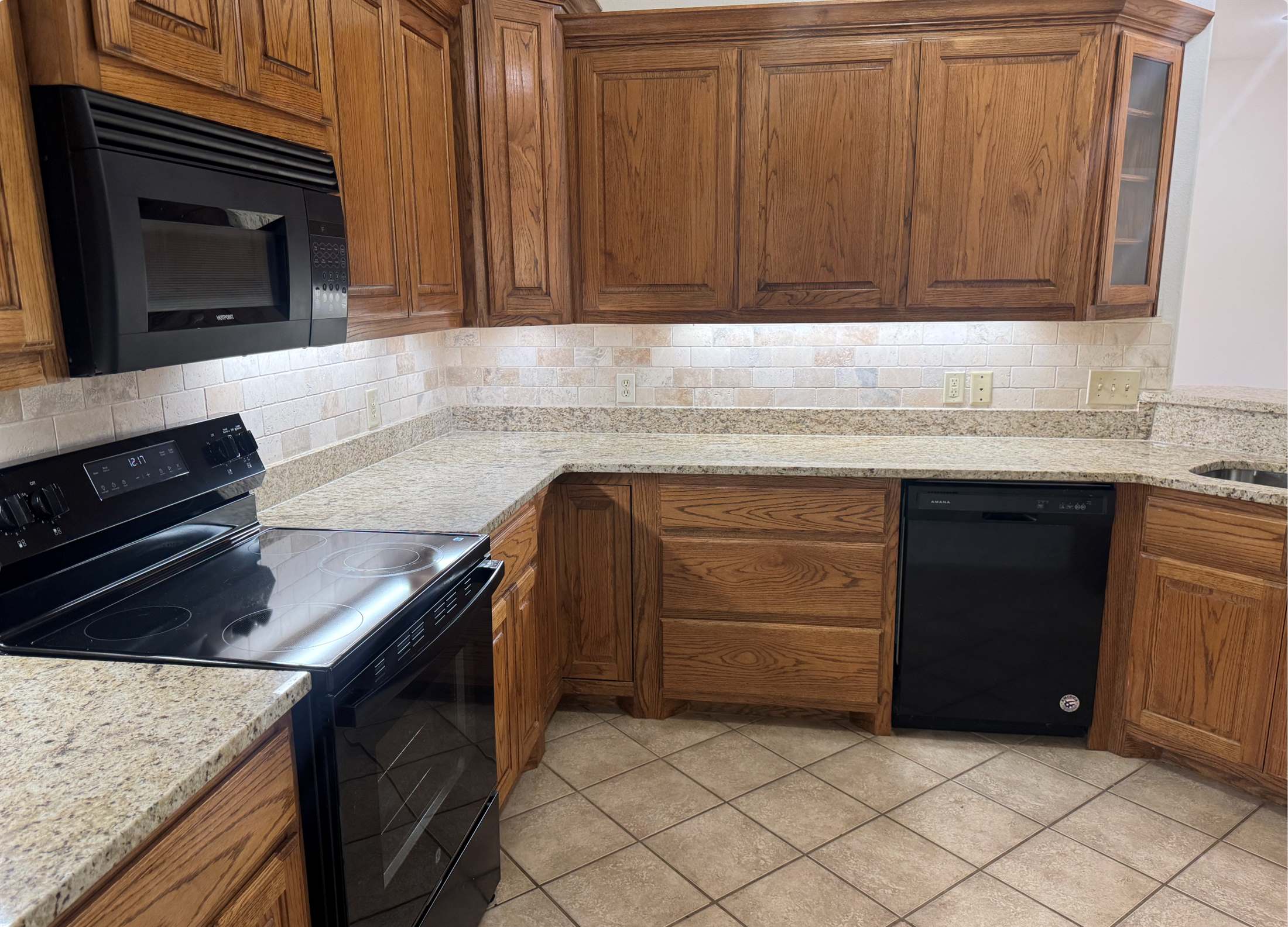 303 Kenneth St, Chandler, TX 75758