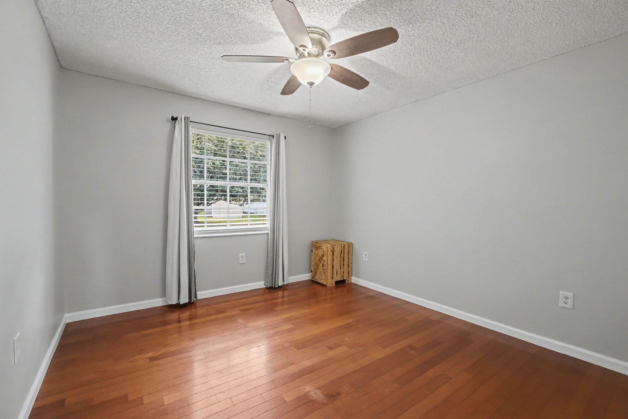 36464 Doral Drive, Grand Island, FL 32735