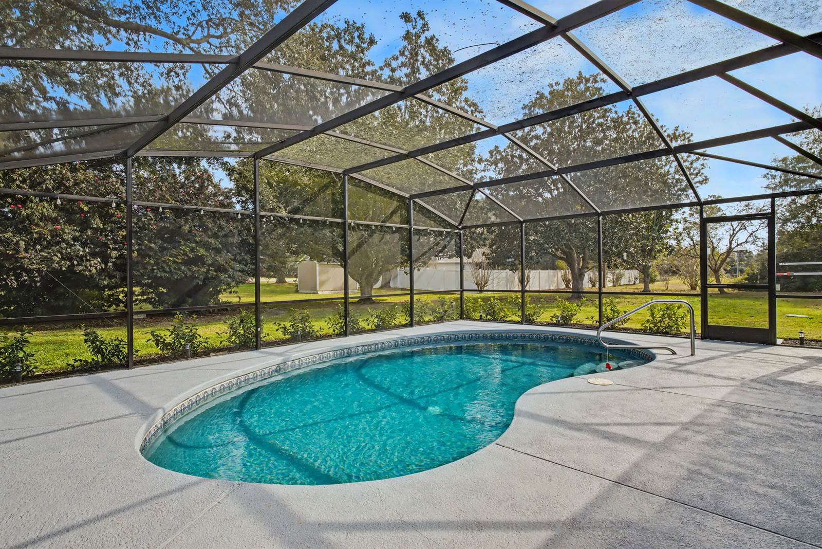 36464 Doral Drive, Grand Island, FL 32735