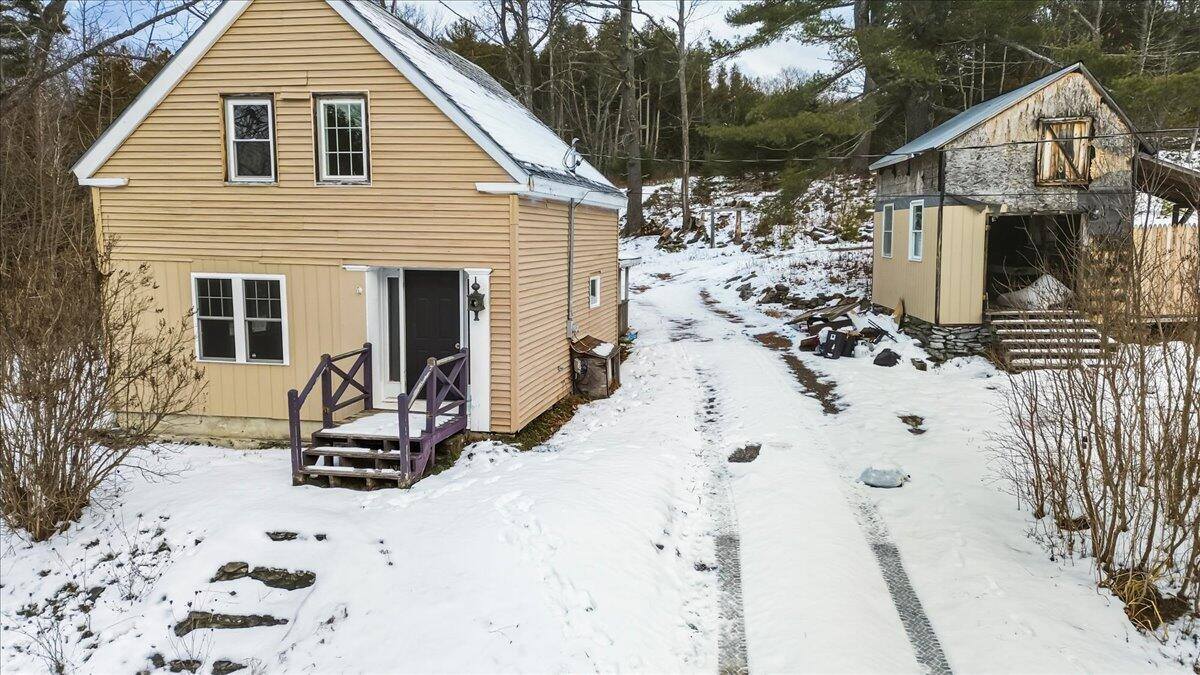 1739 River Road, Bucksport, ME 04416