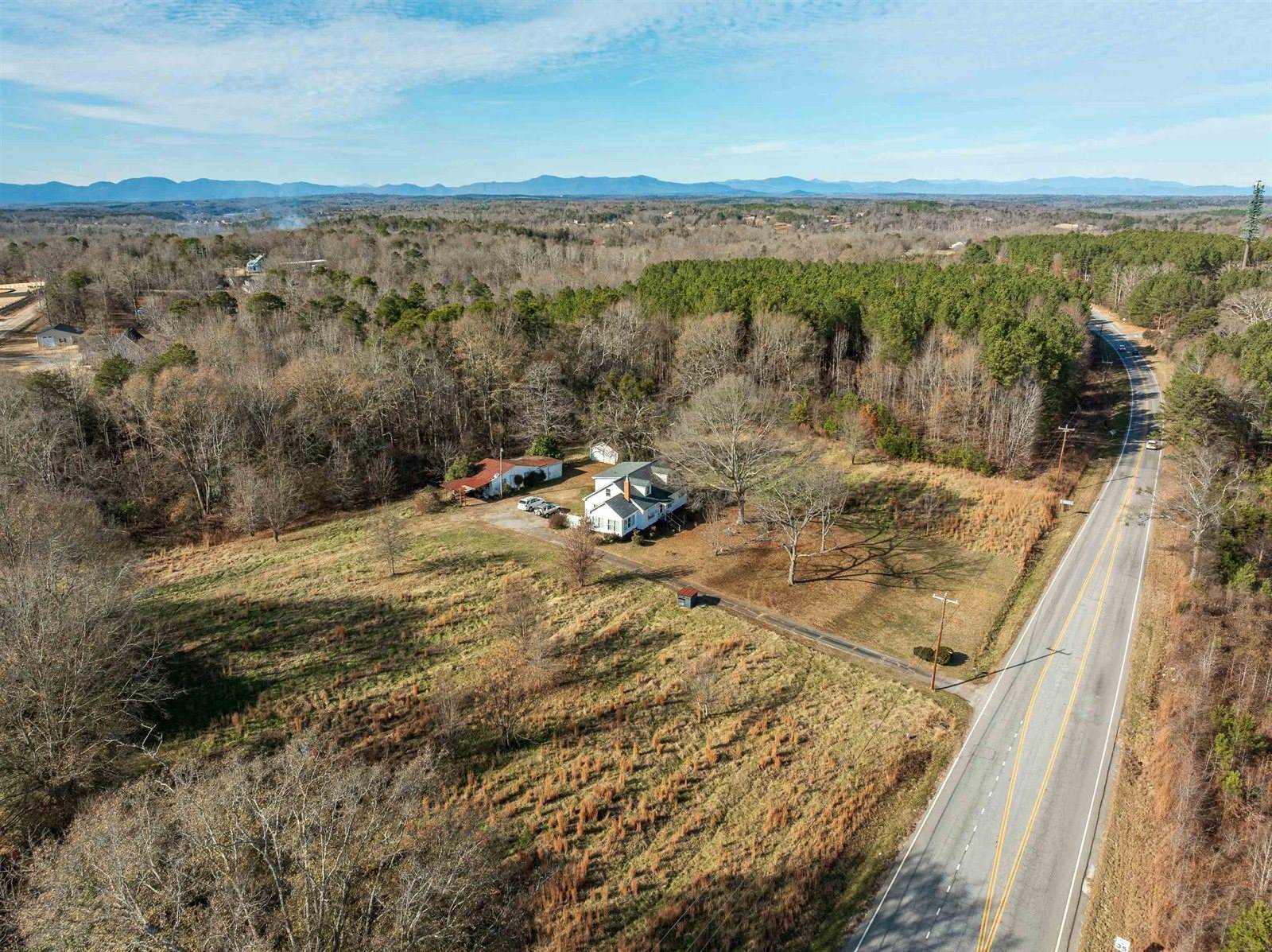 1741 Rainbow Lake Road, Chesnee, SC 29323