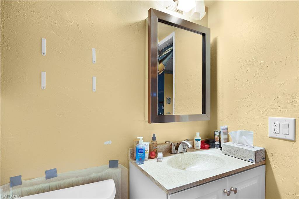 5214 Cedarbend DR 1, Fort Myers, FL 33919