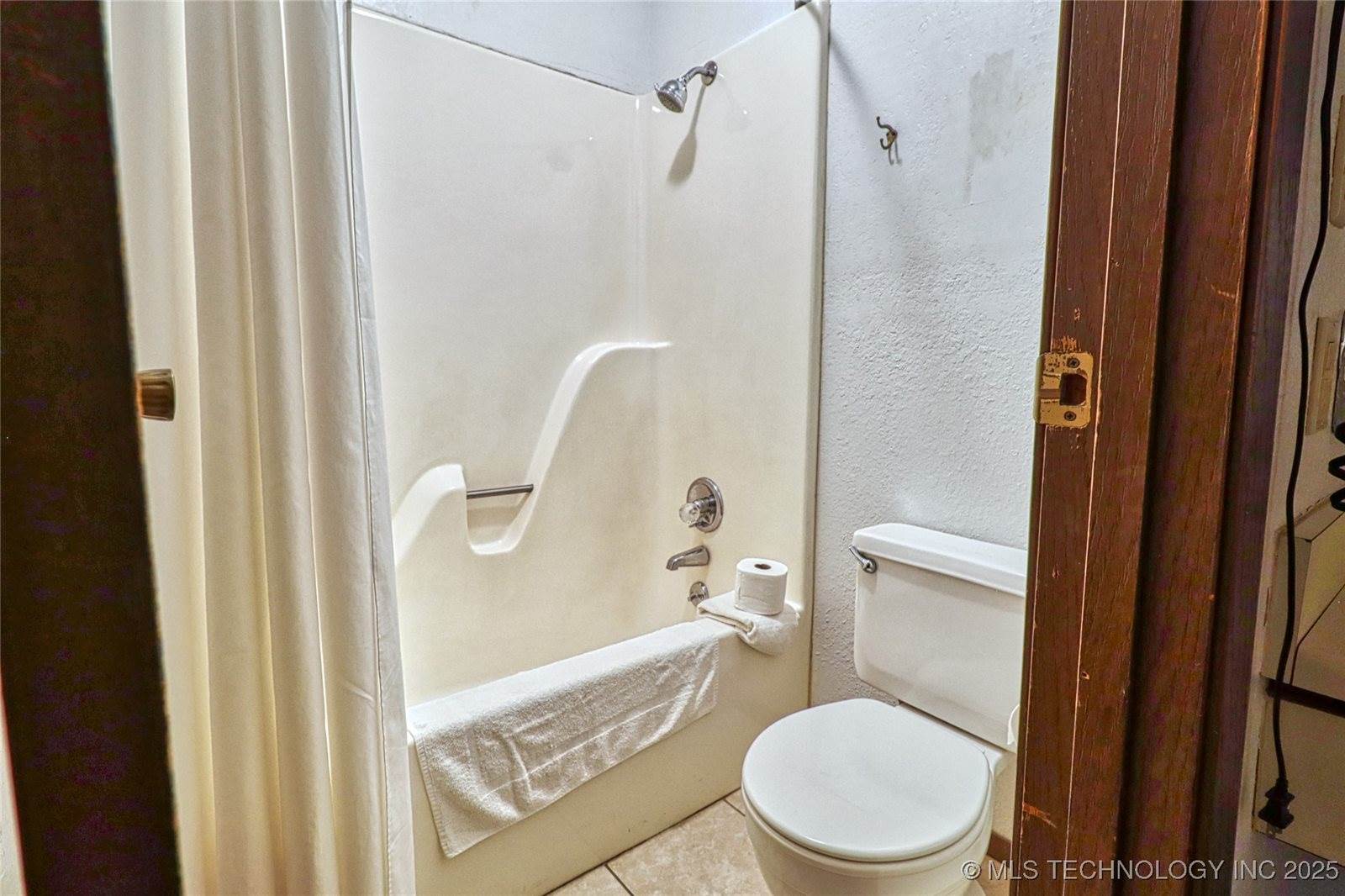 2400 South Valley Drive, McAlester, OK 74501