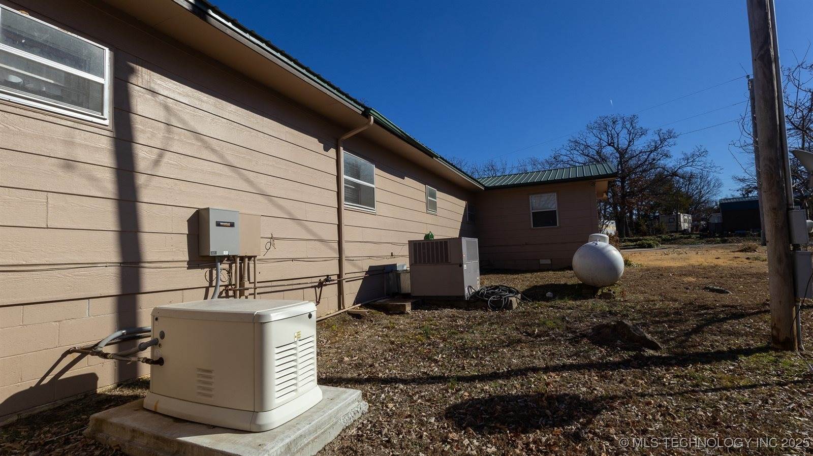 374 Cedar Tree Drive, Crowder, OK 74430