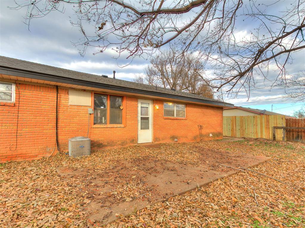 1805 South Jensen Avenue, El Reno, OK 73036
