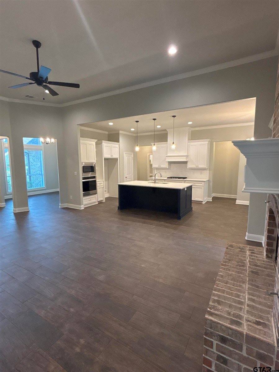 11754 Jayden Ln, Tyler, TX 75703