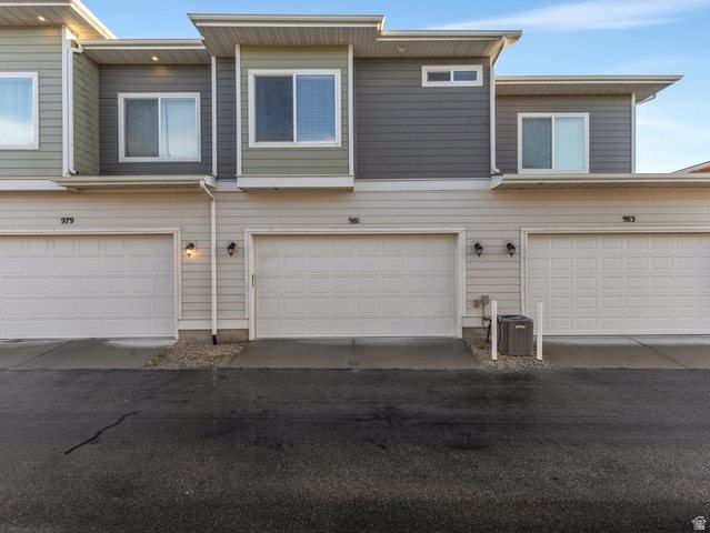 981 West Cyan Valley Way, Bluffdale, UT 84065