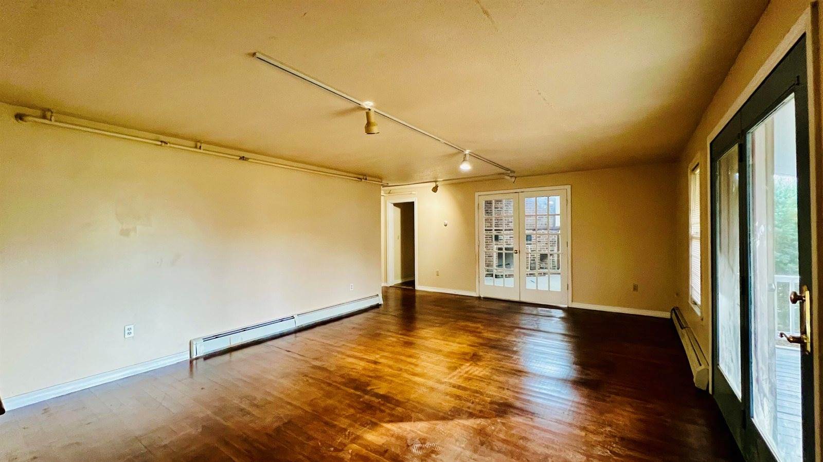 1883 Essex Street, Bangor, ME 04401