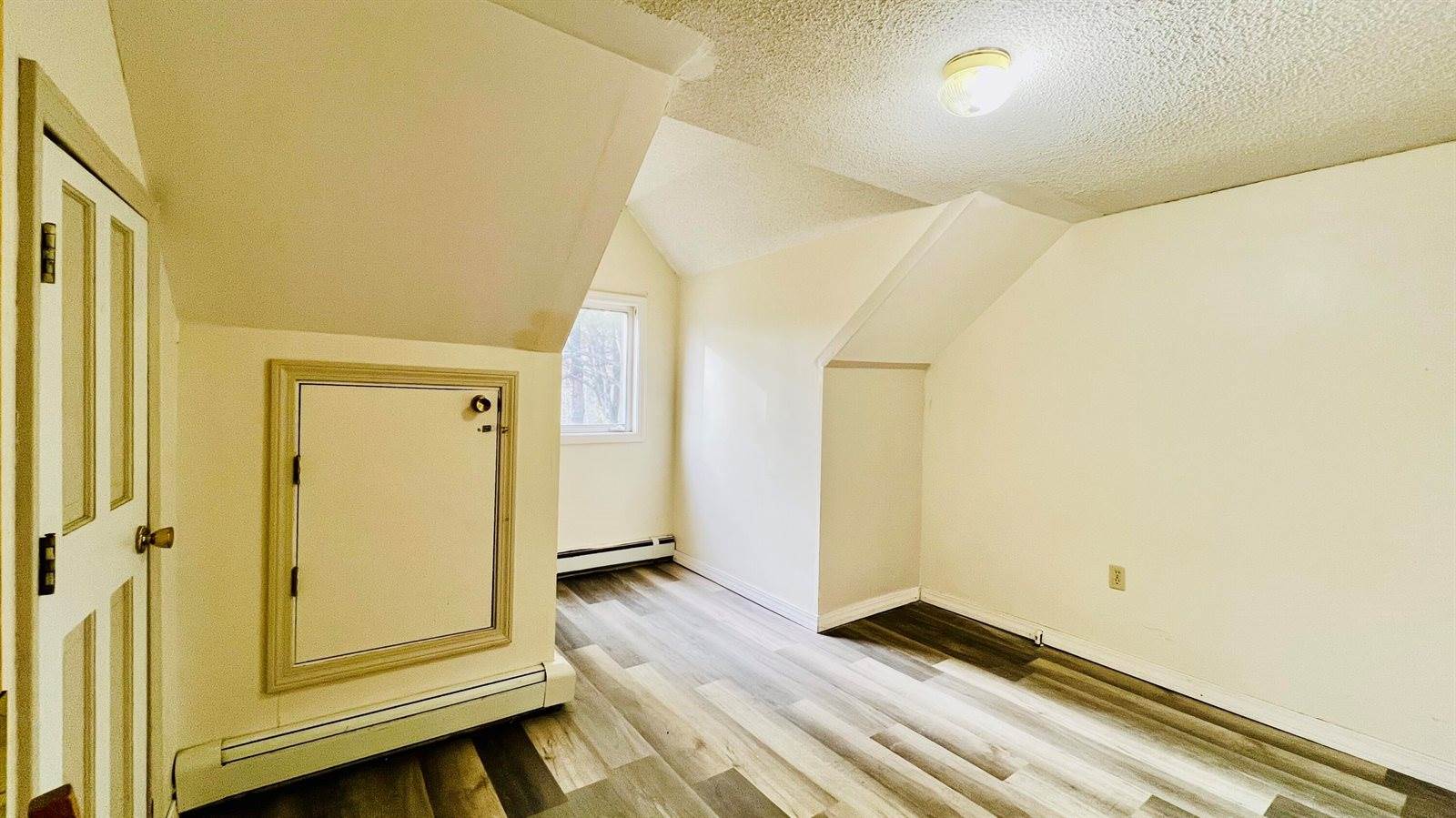 1883 Essex Street, Bangor, ME 04401