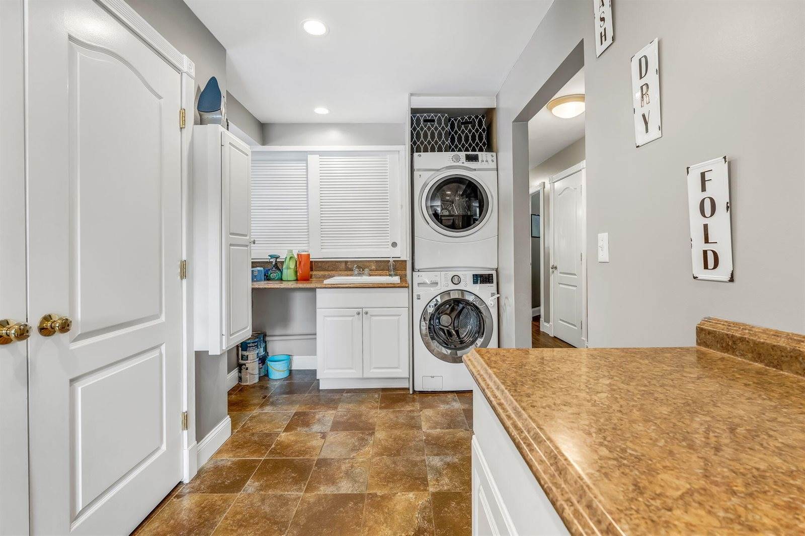 1306 Hudson Road, Glenburn, ME 04401