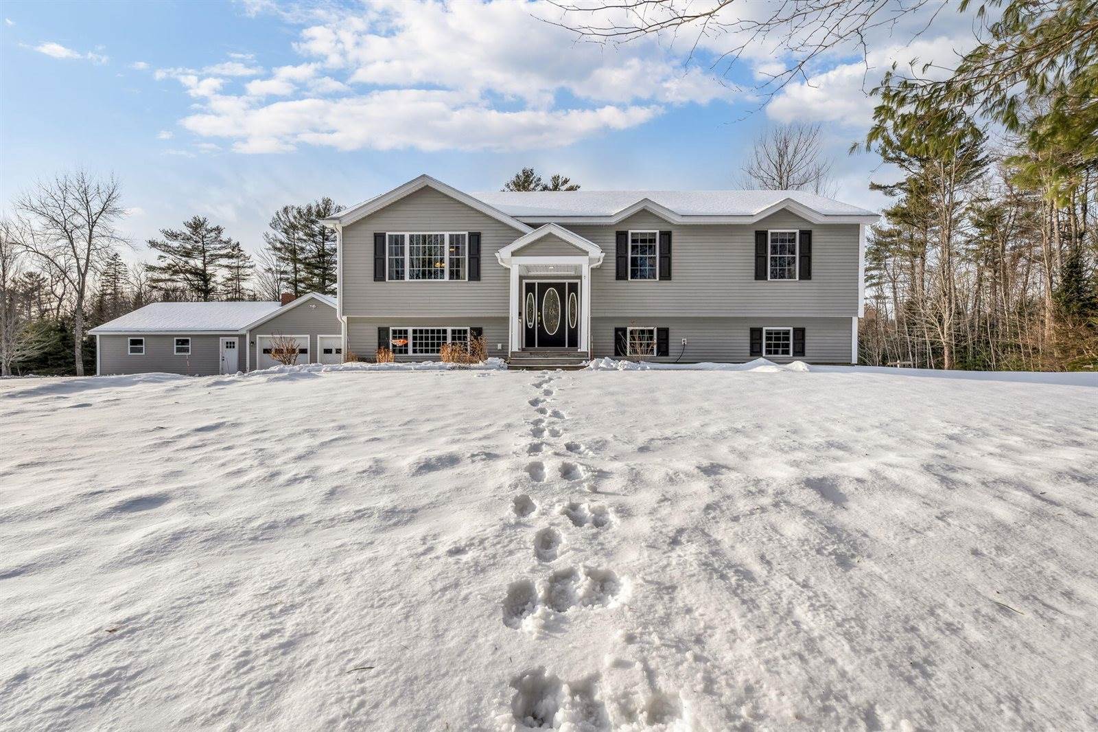 1306 Hudson Road, Glenburn, ME 04401