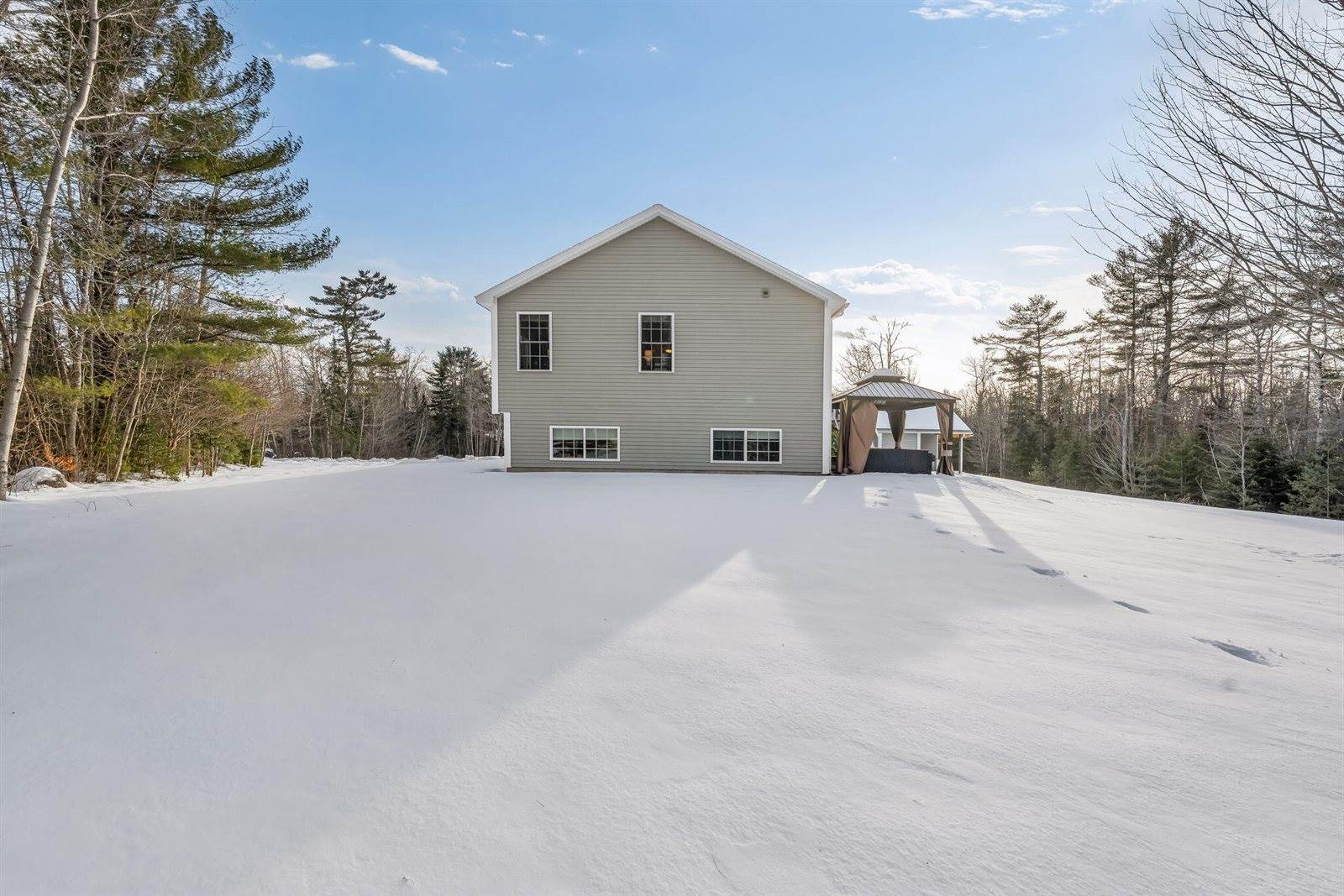 1306 Hudson Road, Glenburn, ME 04401