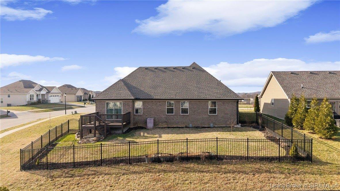 2000 Crestview Lane, Georgetown, IN 47122