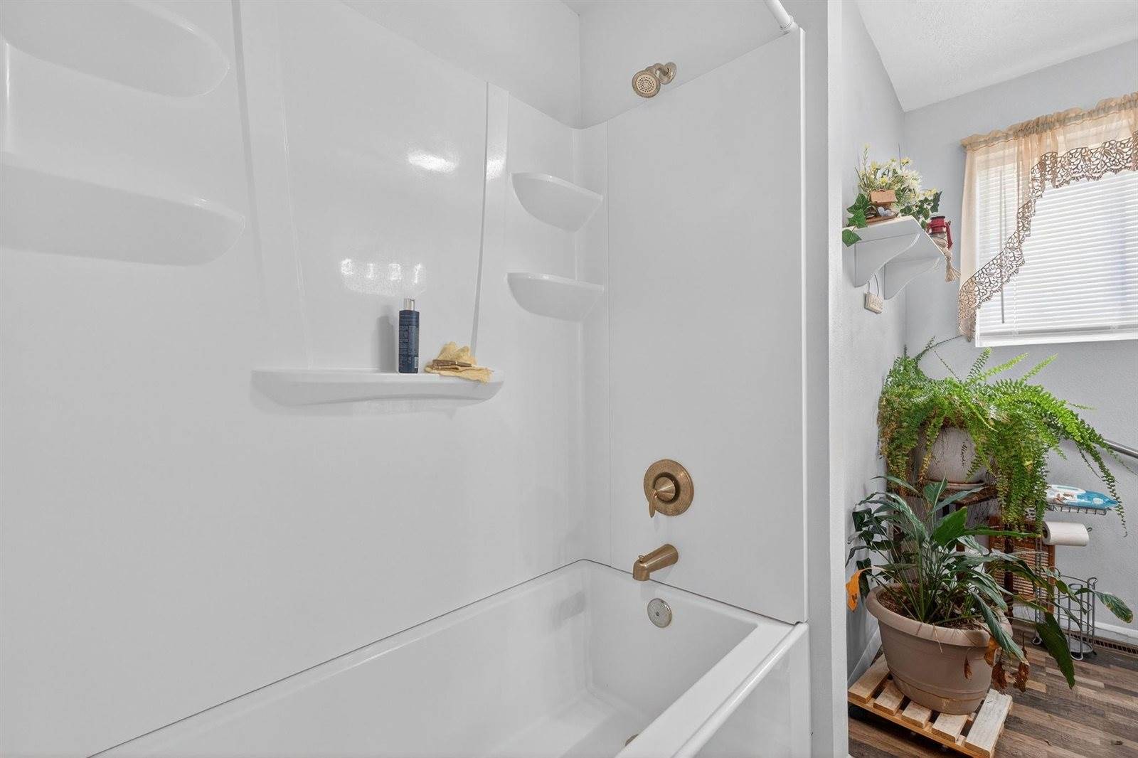 580 Calder Avenue, American Falls, ID 83211