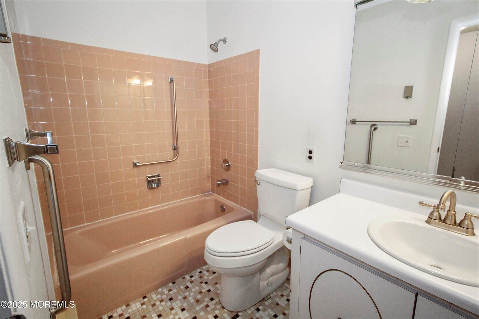 988 B Constitution Boulevard, Whiting, NJ 08759