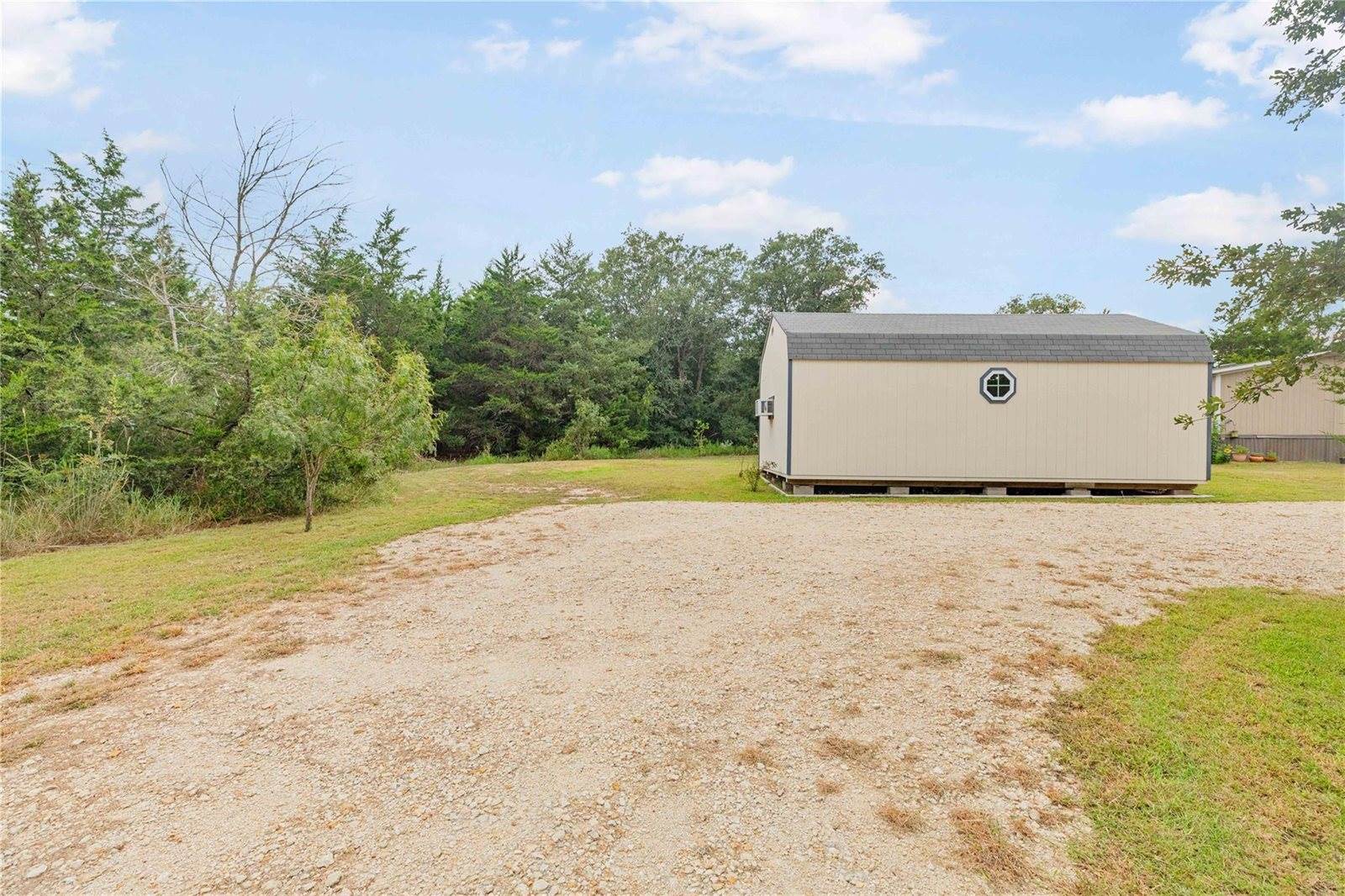 680 Mallard Drive, Caldwell, TX 77836